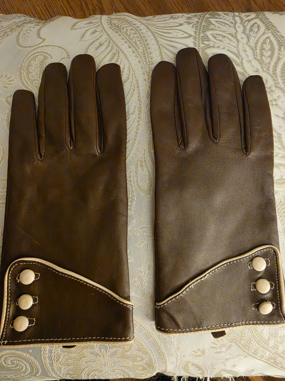 Vintage Women's Dark Brown Leather Button Cuff Gloves